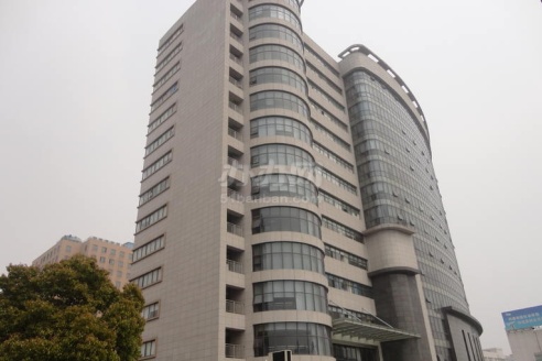 兴迪商务大厦:出租300平方,精装修带隔断,近地铁